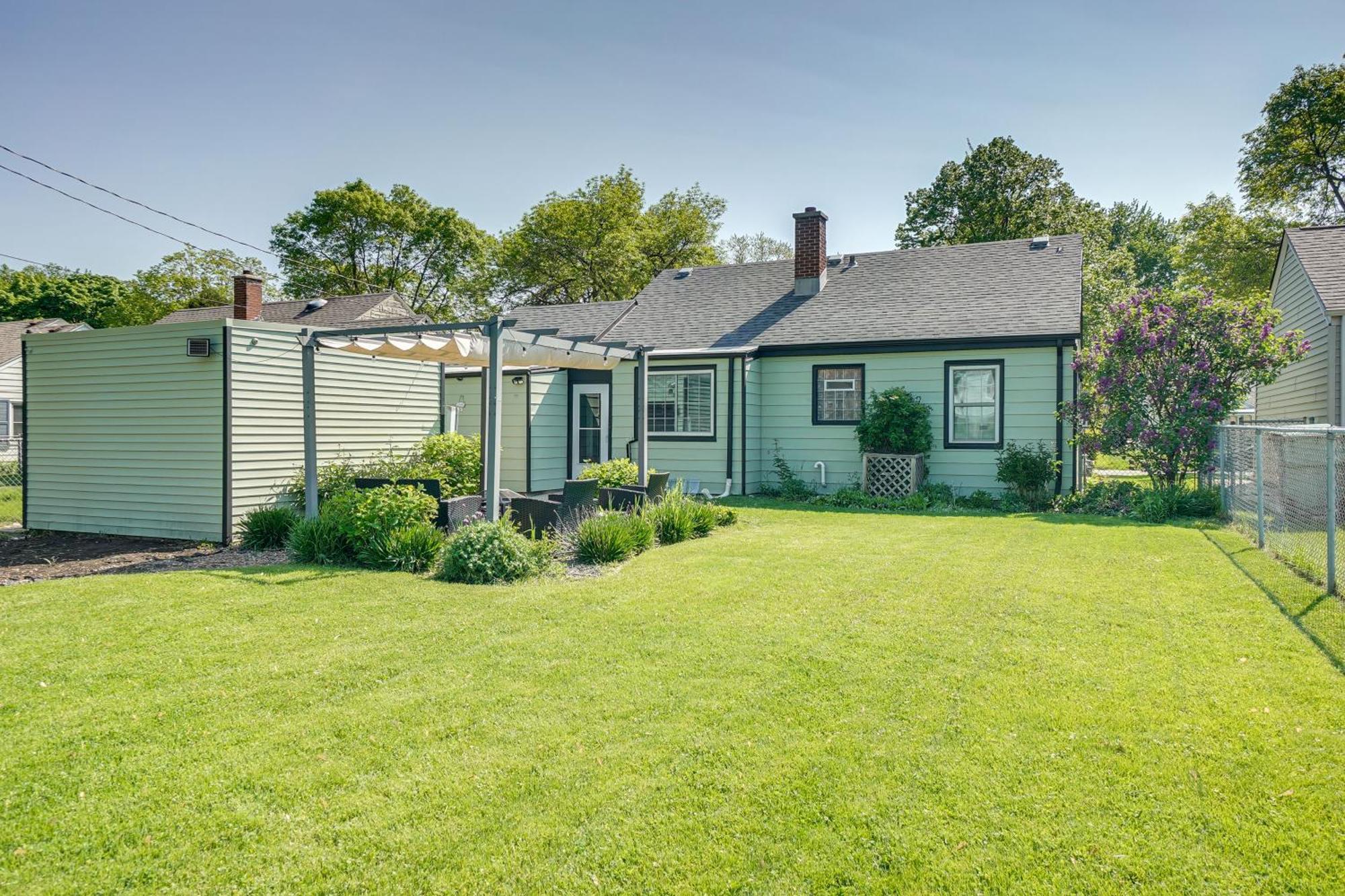 Holiday home With Serene Patio And Backyard Garden!