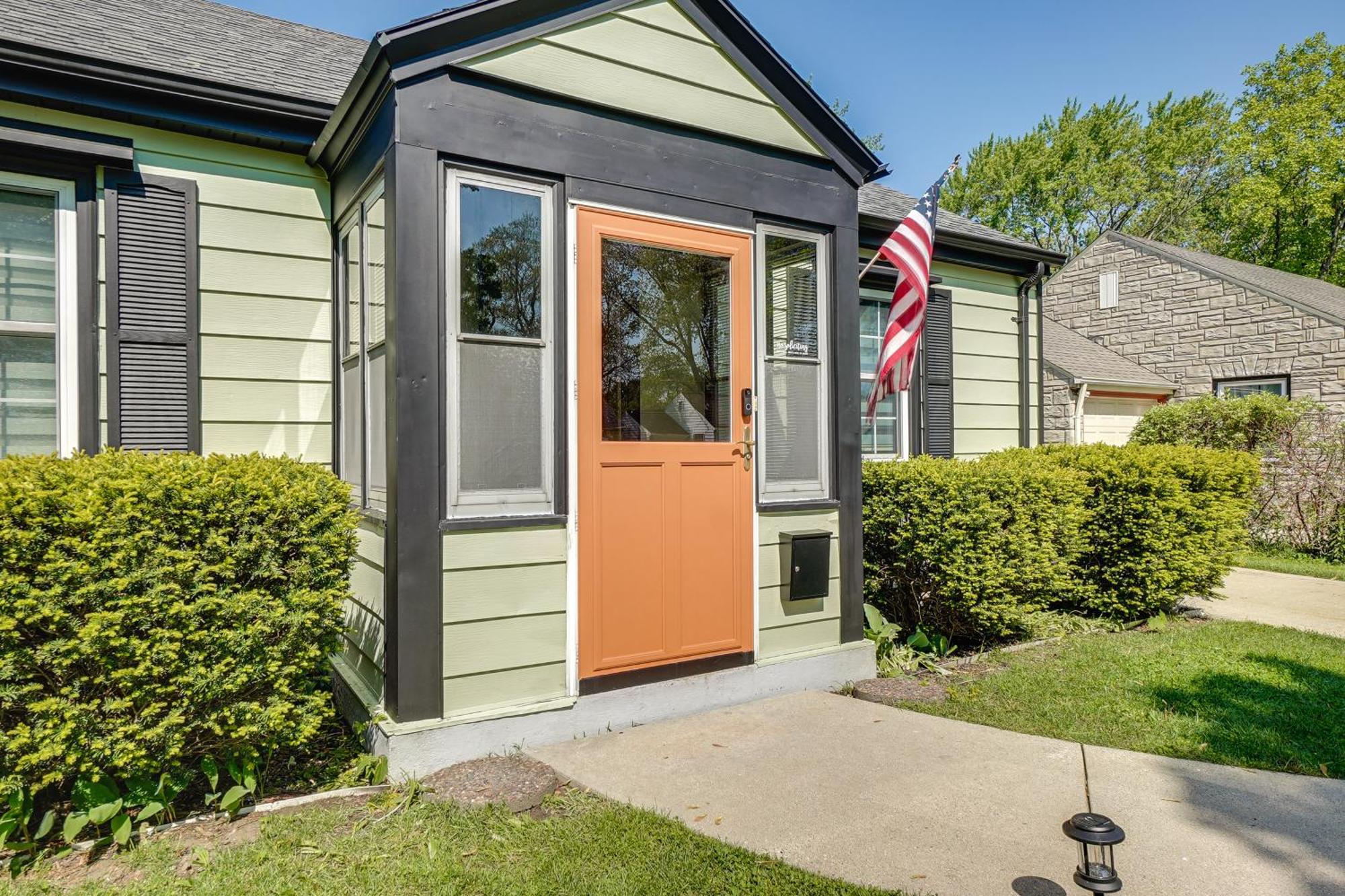 With Serene Patio And Backyard Garden! * Milwaukee