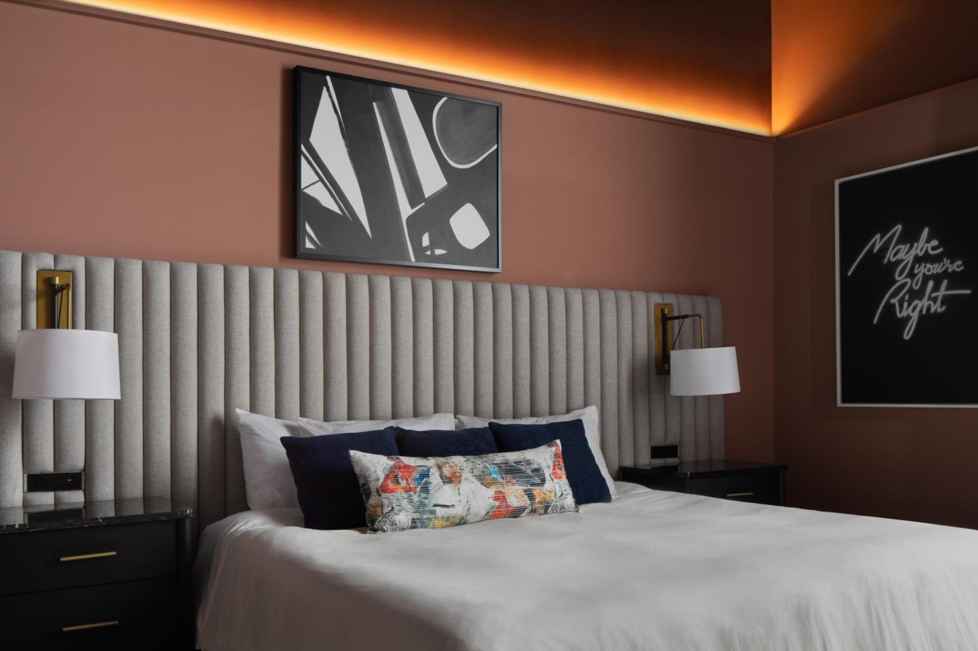 Kinn Downtown Hotel 5*