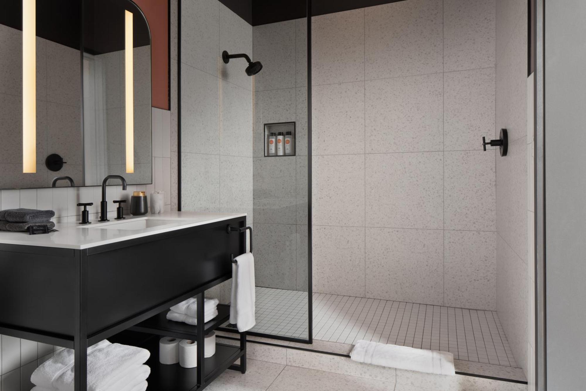 Kinn Downtown 5*