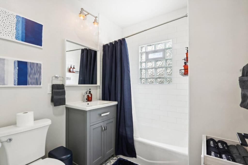 Historic In Brewers Hill With Hot Tub!