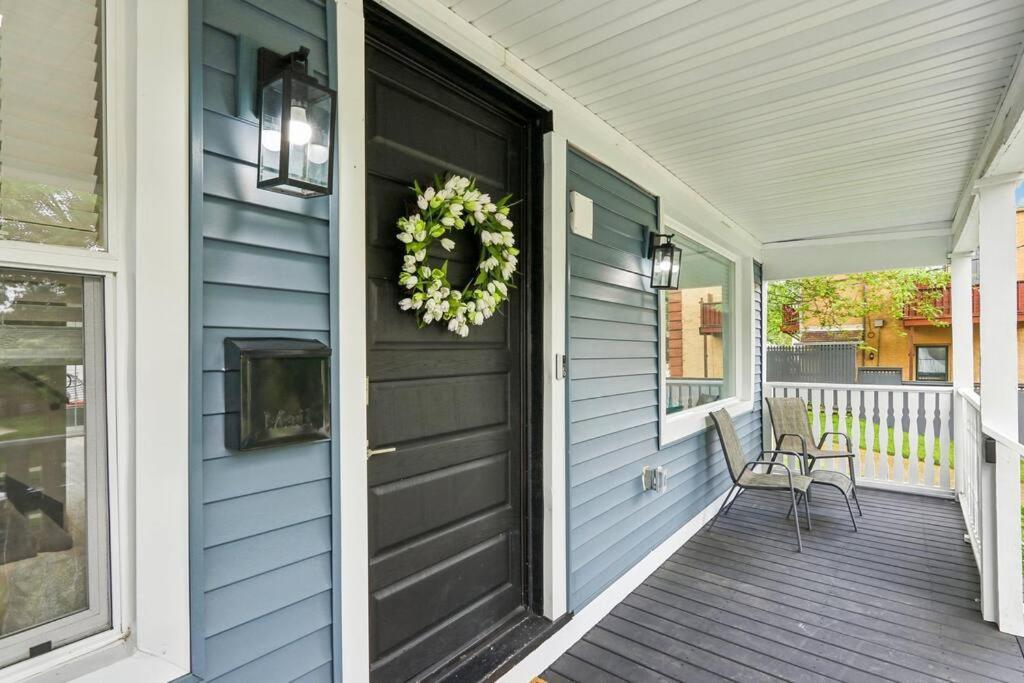 Historic In Brewers Hill With Hot Tub! Holiday home Milwaukee