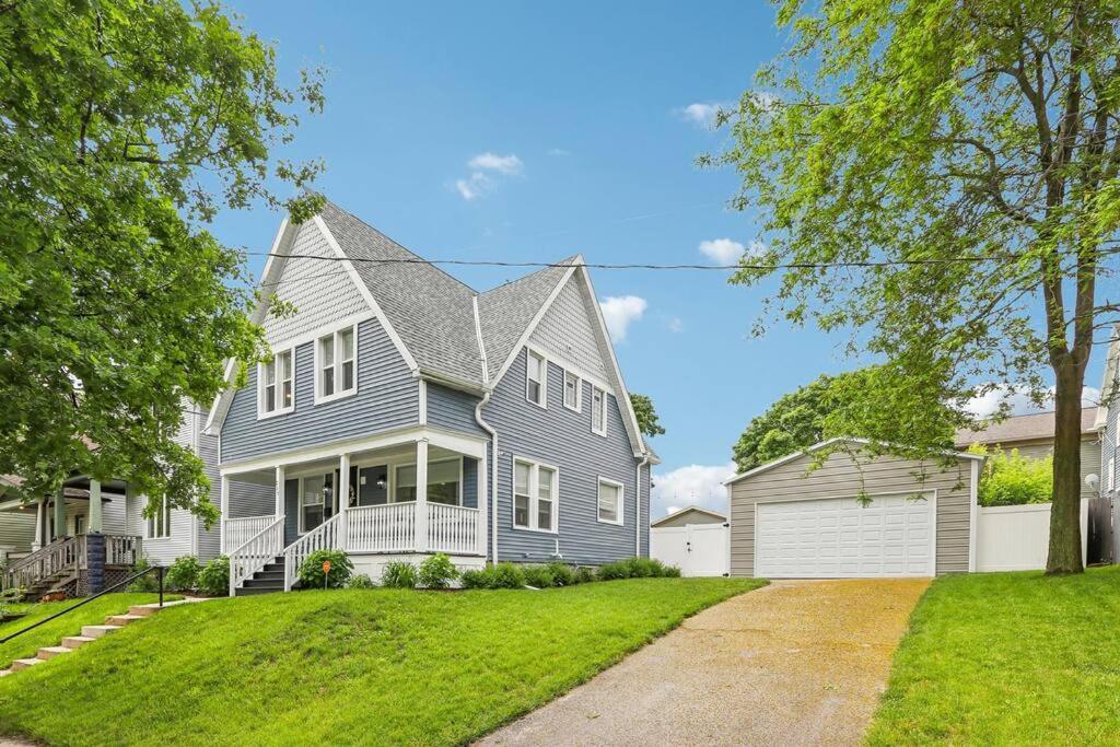 Historic In Brewers Hill With Hot Tub! Holiday home *
