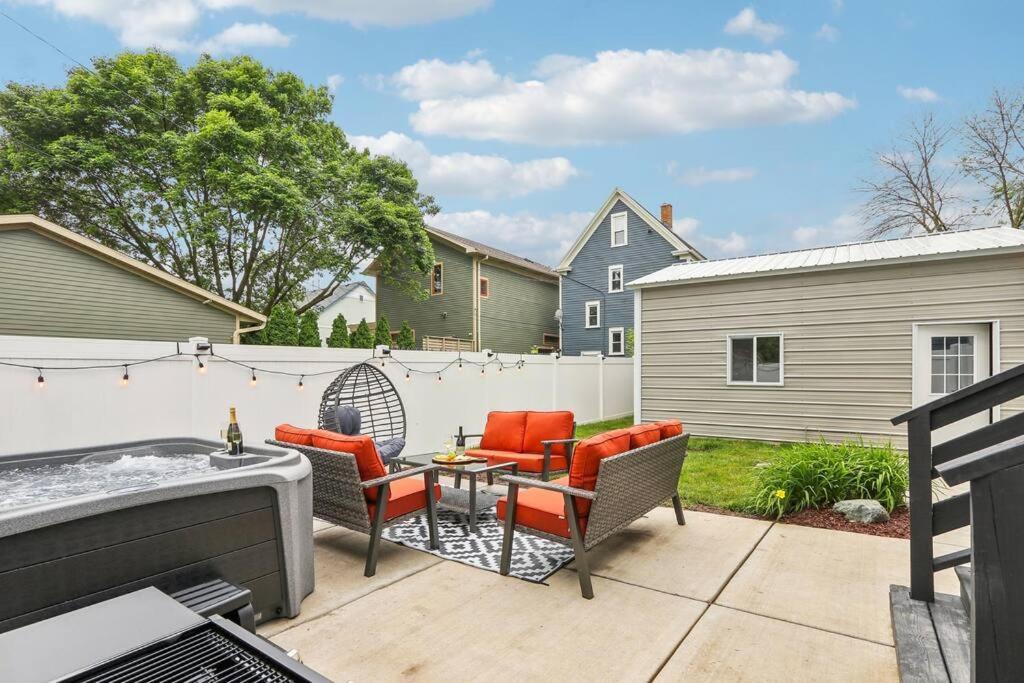 Historic In Brewers Hill With Hot Tub! *