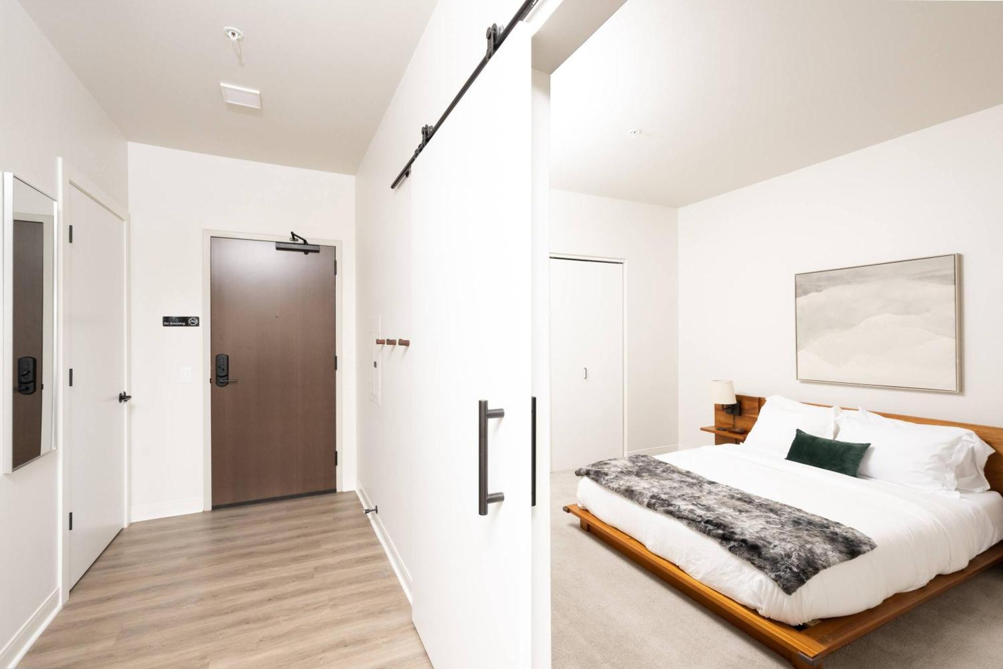 Flexhome Brady District 1br E4 * Milwaukee