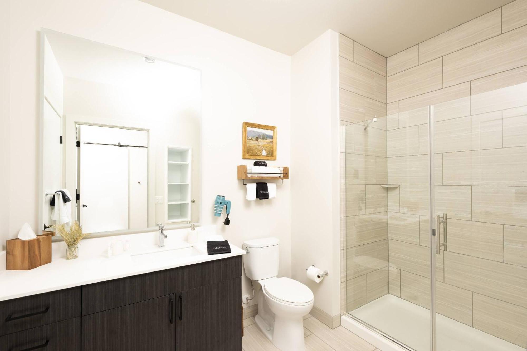 Flexhome Brady District 1br E5 Apartment *