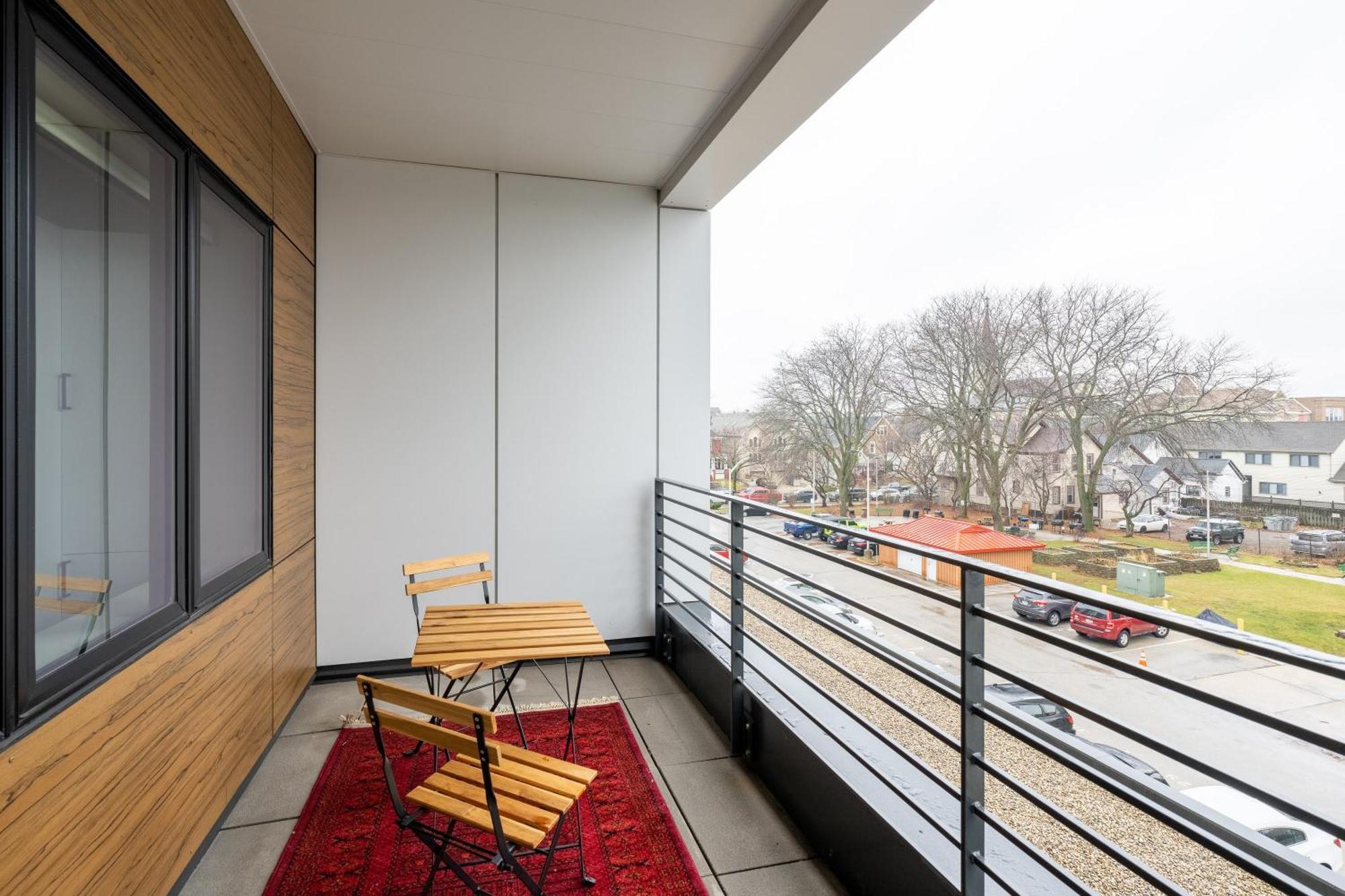 Flexhome Brady District 1br E5