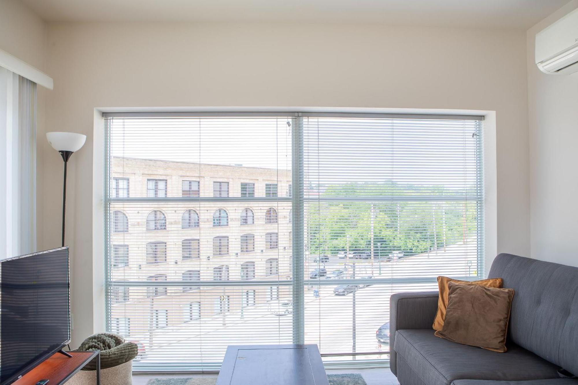 Apartment Flexhome East Side 1br R1 - Near Brady St And Fiserv With Balcony *