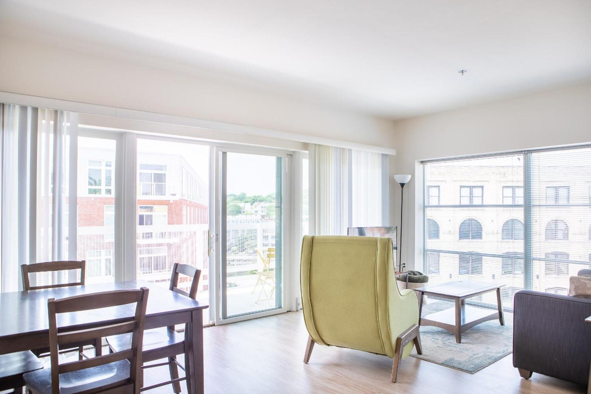 Flexhome East Side 1br R1 - Near Brady St And Fiserv With Balcony *