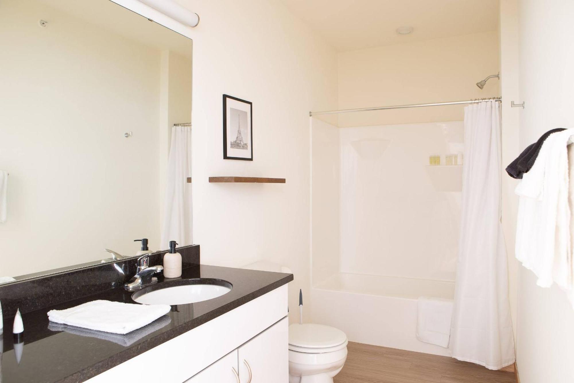 Flexhome Walkers Point T2 With Gym And Balcony * Milwaukee