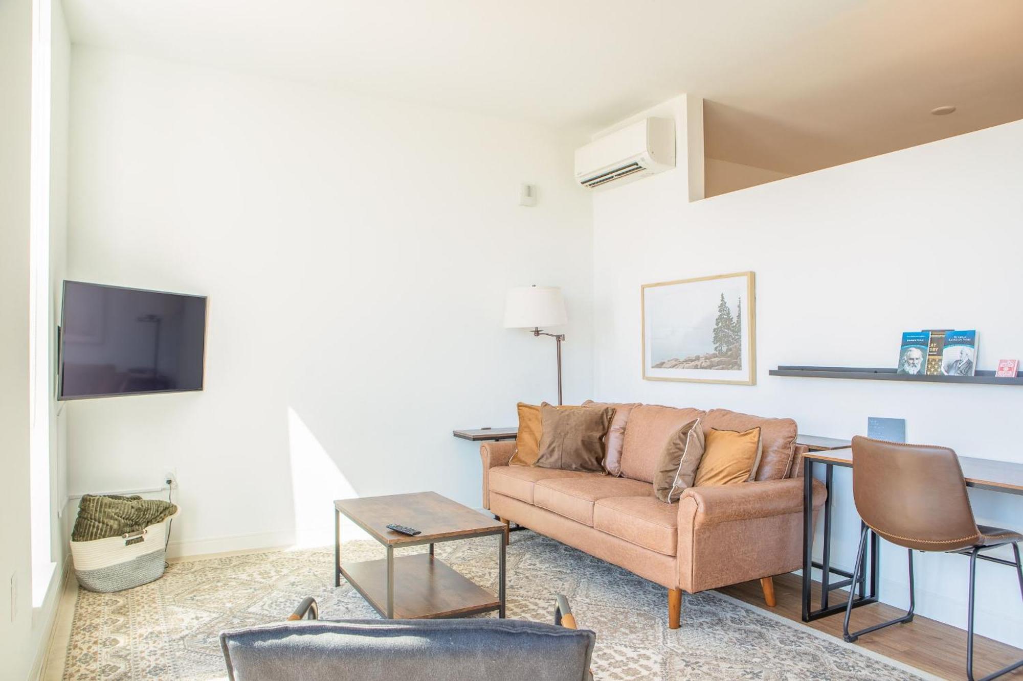 Flexhome East Side 1br No1 With Balcony, Pool, And Gym