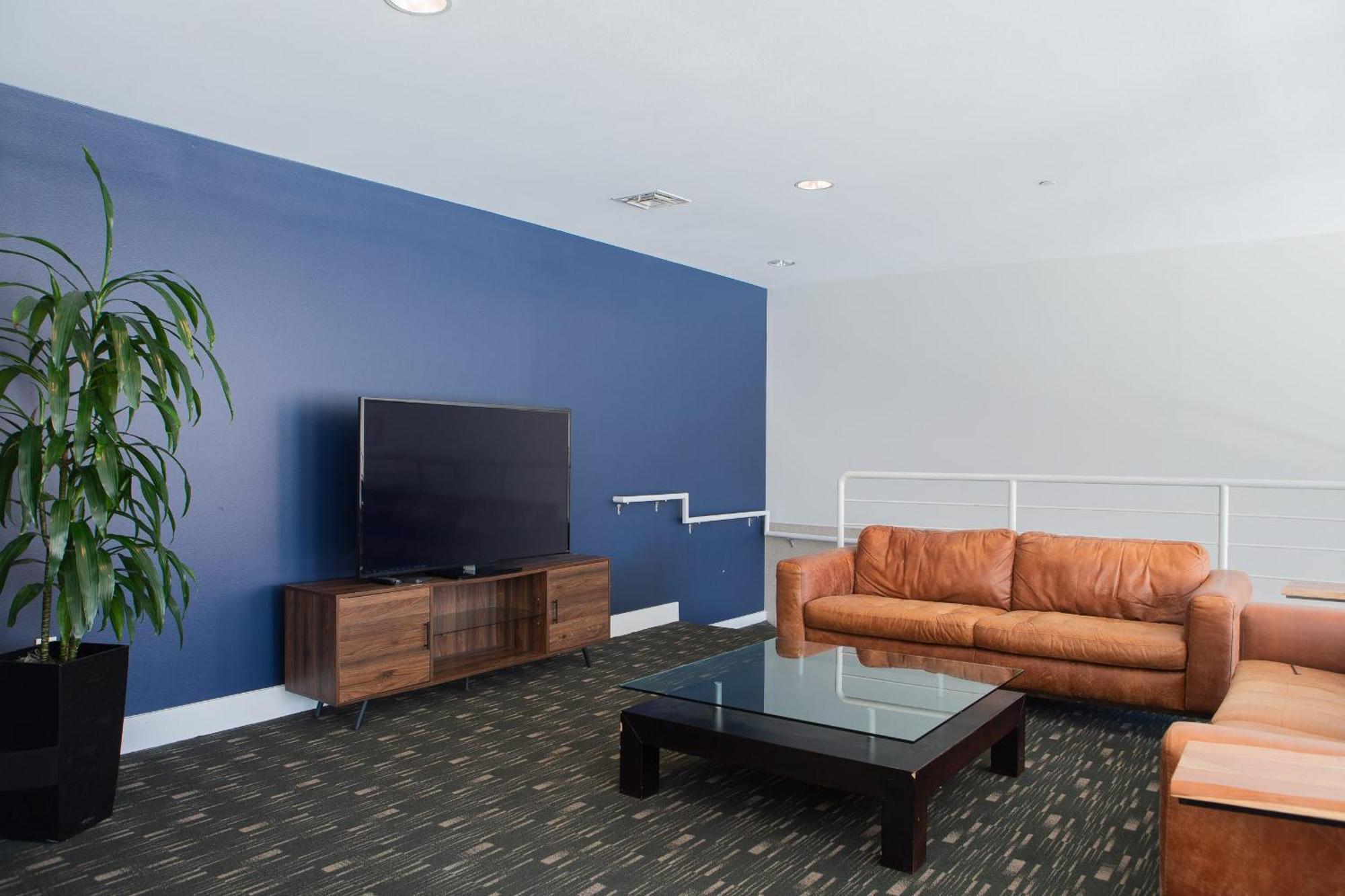 Flexhome Third Ward 1br J2 With Gym And Balcony *