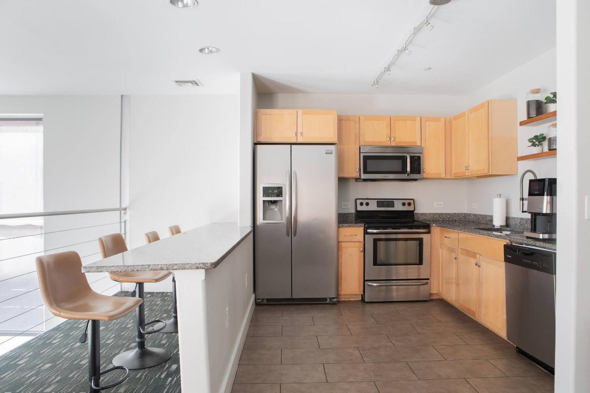 Flexhome Third Ward 1br J2 With Gym And Balcony