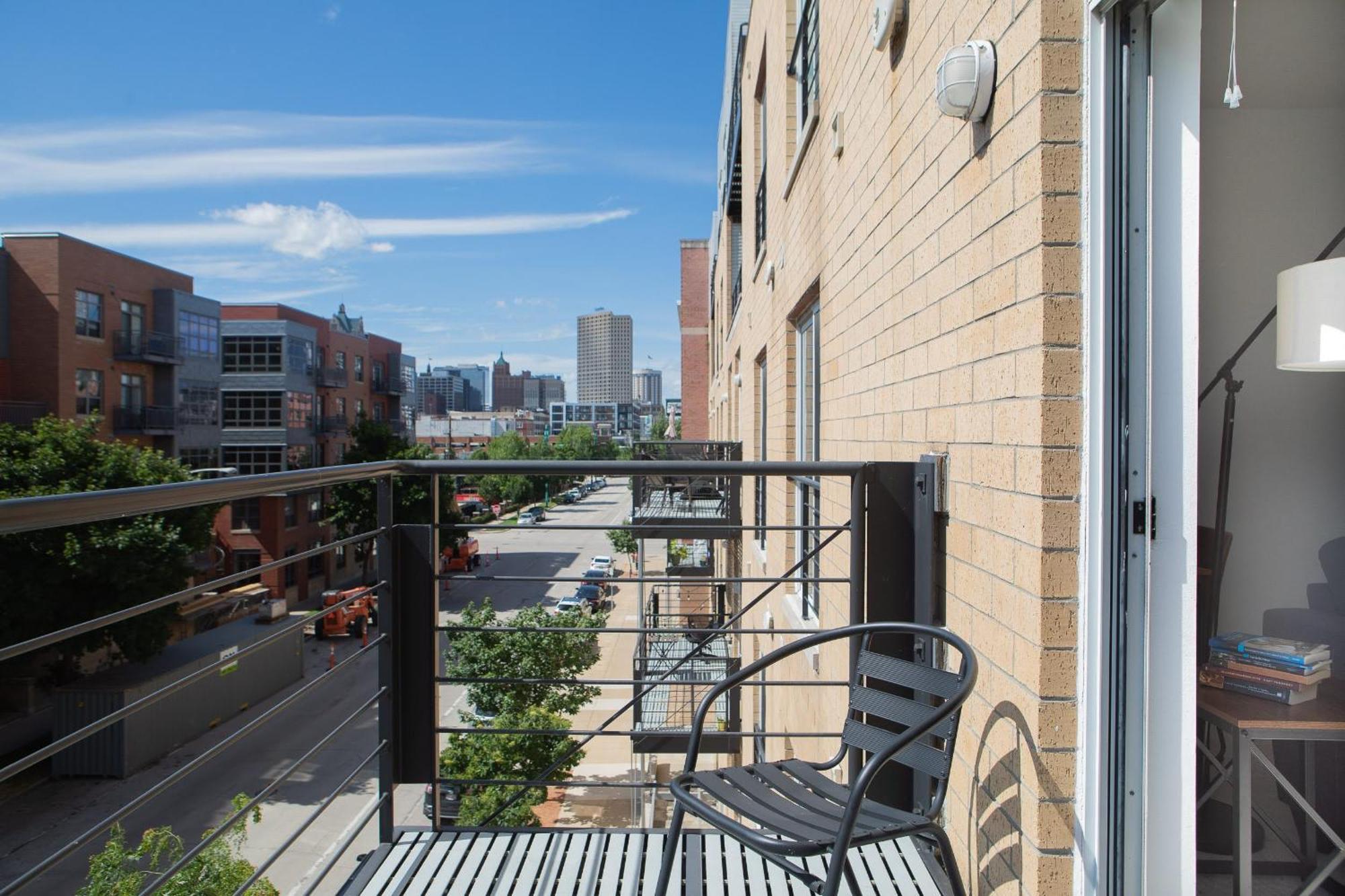 Apartment Flexhome Third Ward 1br J2 With Gym And Balcony Milwaukee