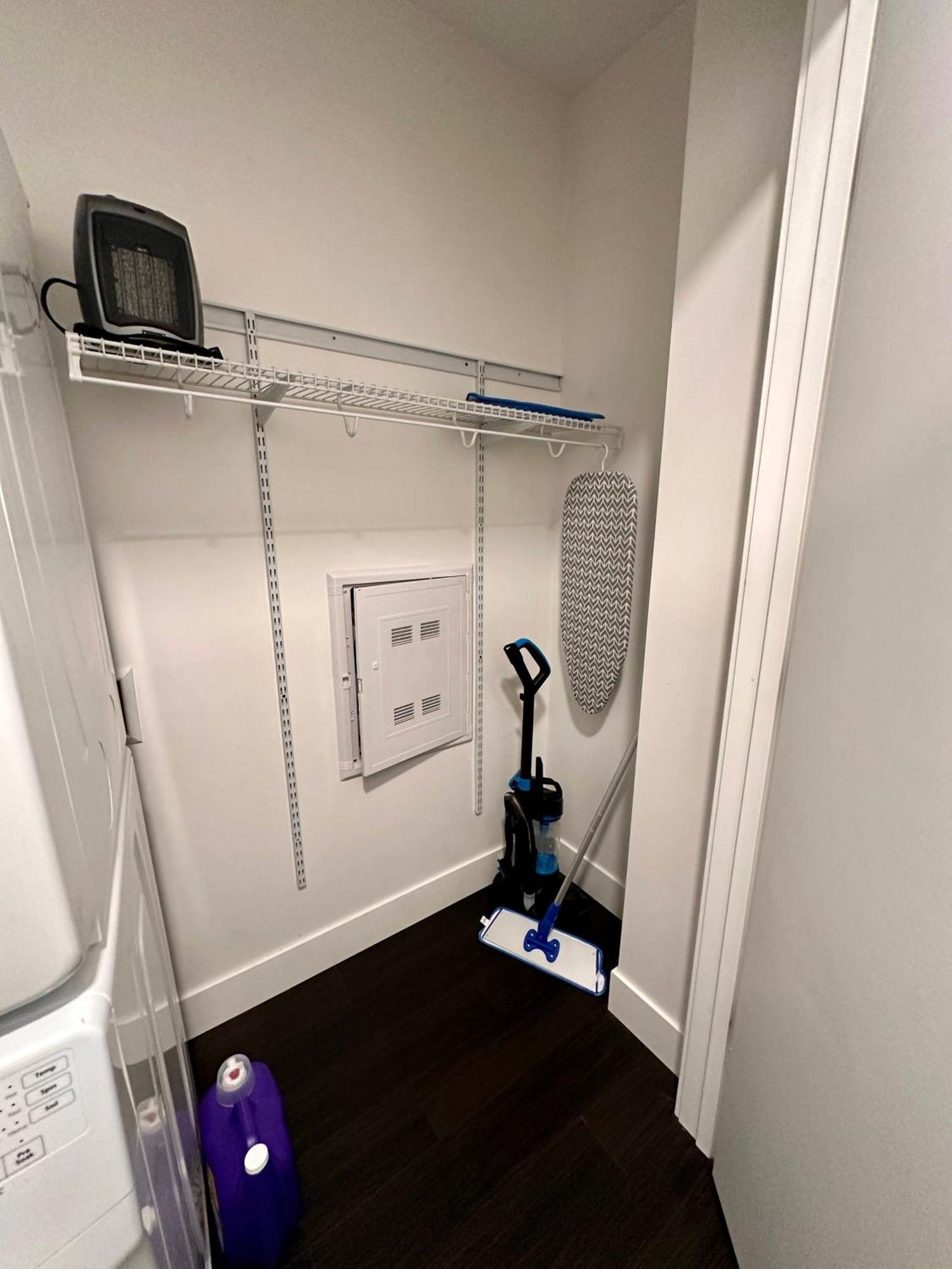 Flexhome Skywalk To Fiserv U9 With Rooftop, Gym, And Parking Milwaukee
