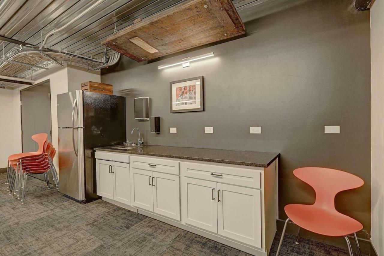 Apartment Elegant 2bd Near Historic Pabst Brewery - Fiserv Milwaukee