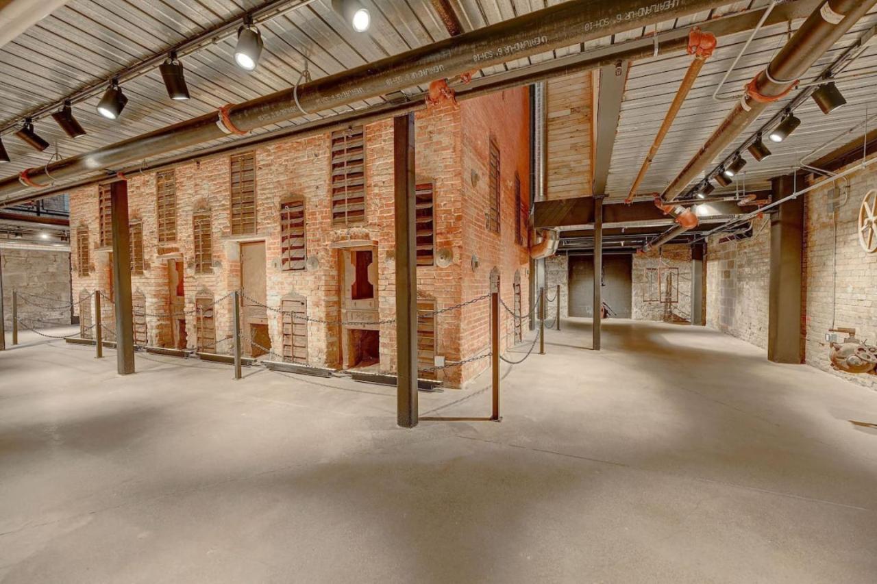 Elegant 2bd Near Historic Pabst Brewery - Fiserv Apartment