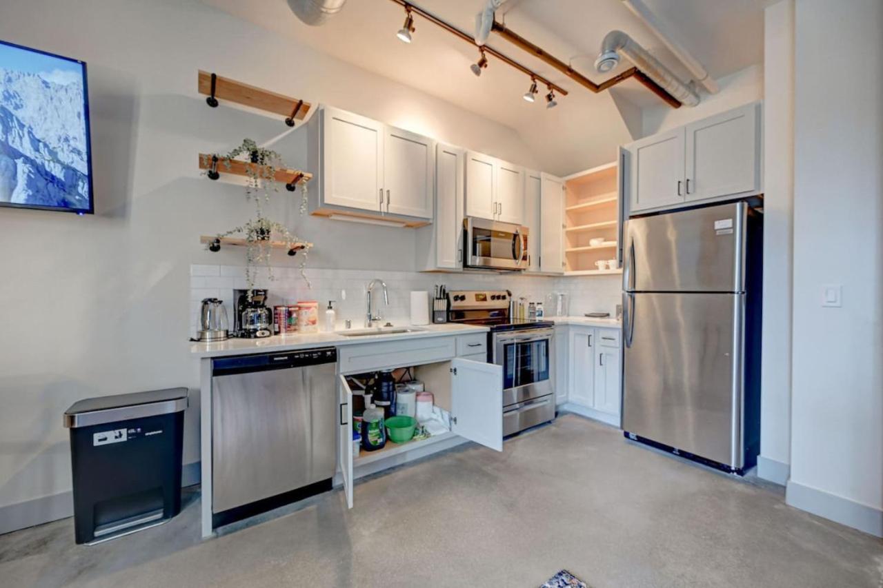 Elegant 2bd Near Historic Pabst Brewery - Fiserv * Milwaukee