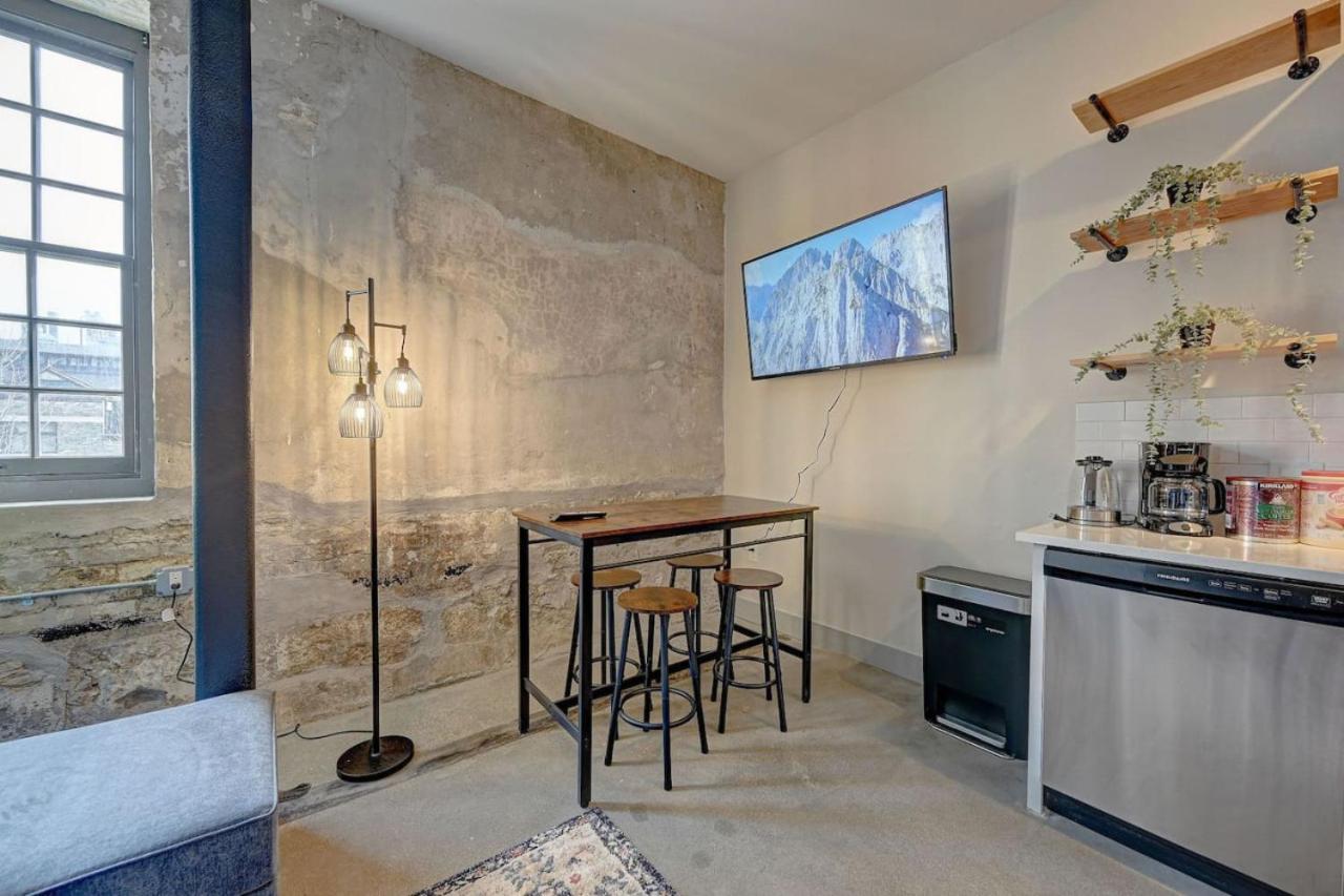 Apartment Elegant 2bd Near Historic Pabst Brewery - Fiserv *