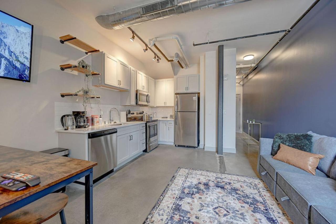 Elegant 2bd Near Historic Pabst Brewery - Fiserv Apartment *