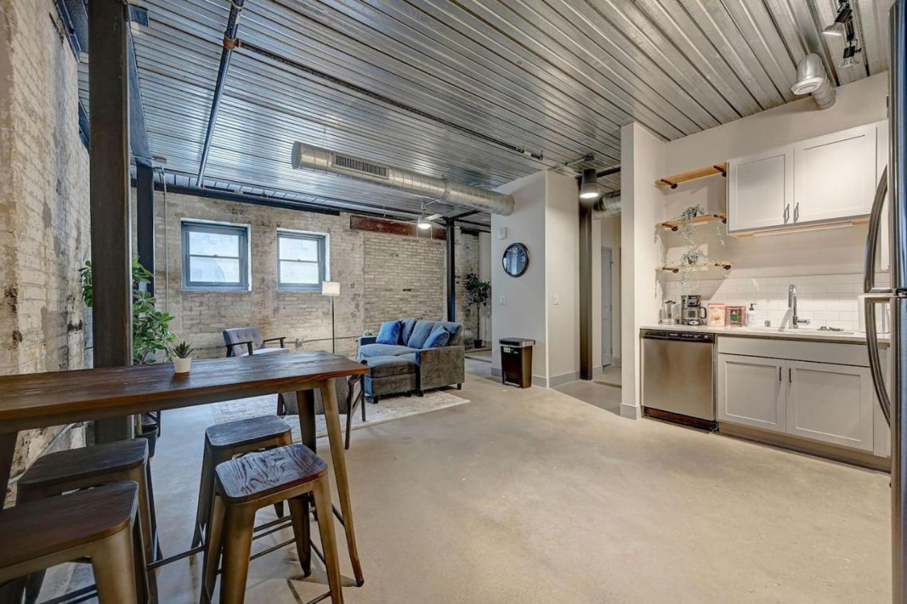 Spotless 1bd Near Historic Pabst Brewery - Fiserv Apartment *