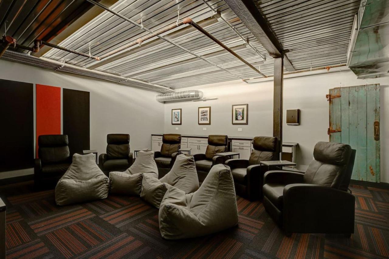 Stunning 1bd Near Historic Pabst Brewery - Fiserv Apartment *