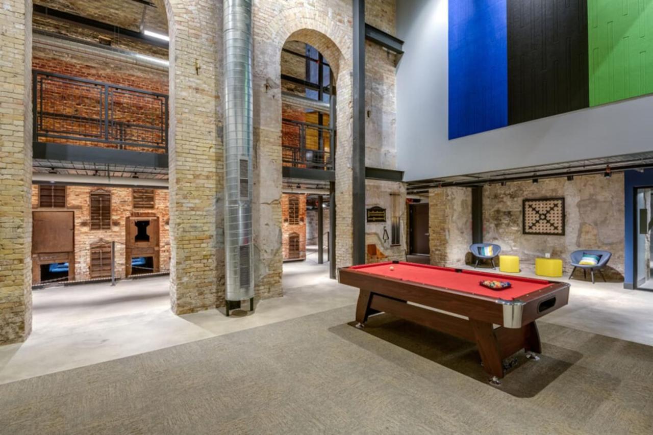Stunning 1bd Near Historic Pabst Brewery - Fiserv Apartment *