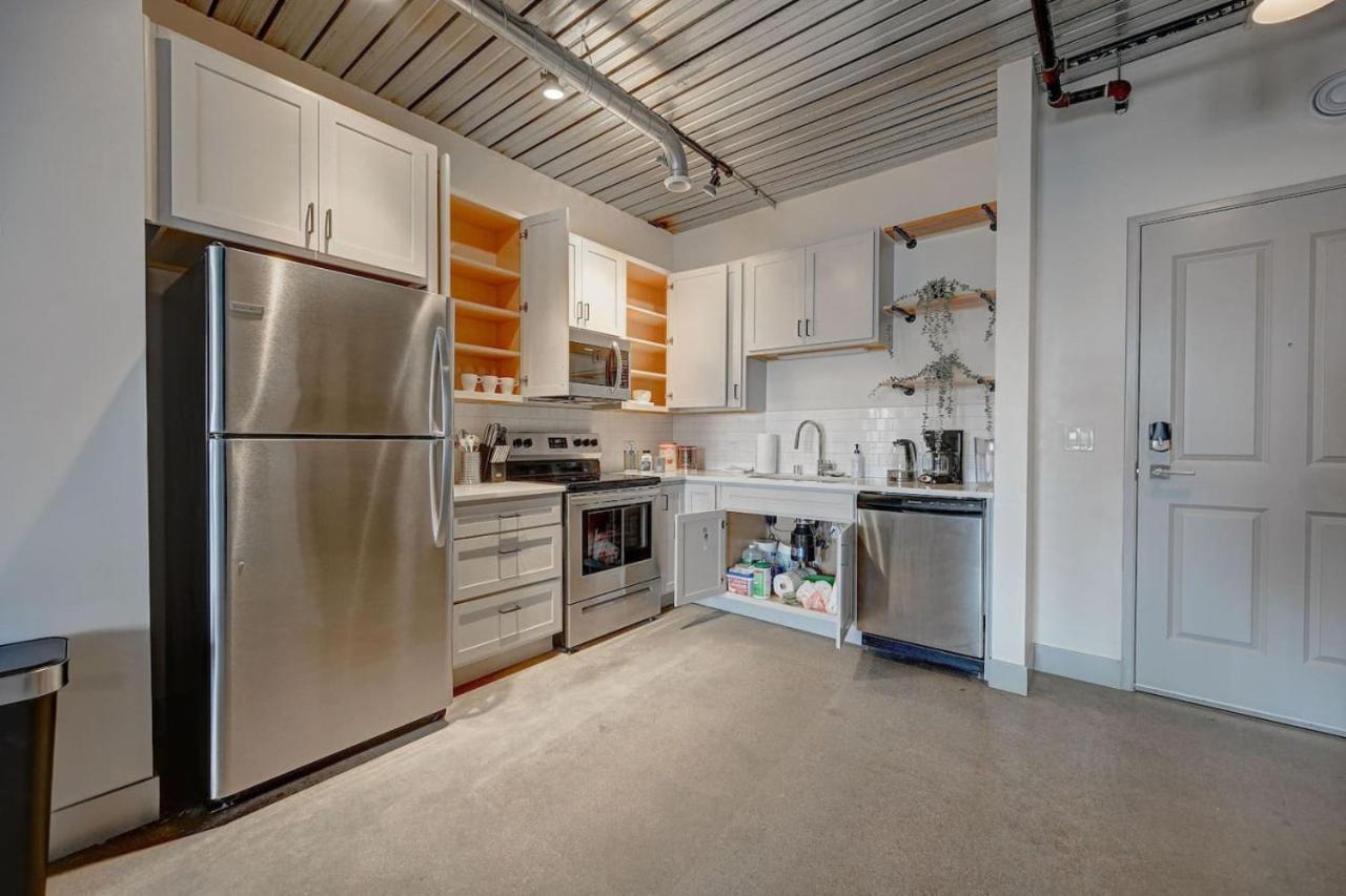 Stunning 1bd Near Historic Pabst Brewery - Fiserv Apartment *