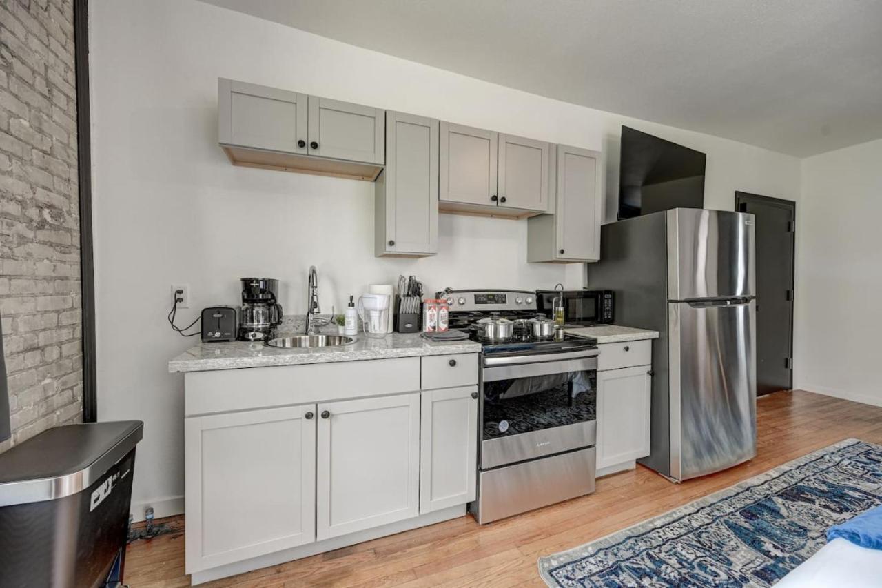 Apartment Stylish Mckinley - Brady St Lowr East Milwaukee