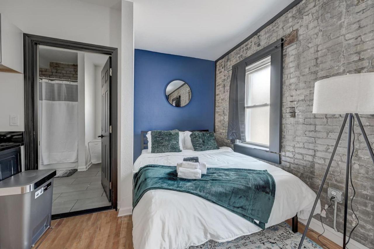 Modern Mckinley - Brady St Lower East Apartment