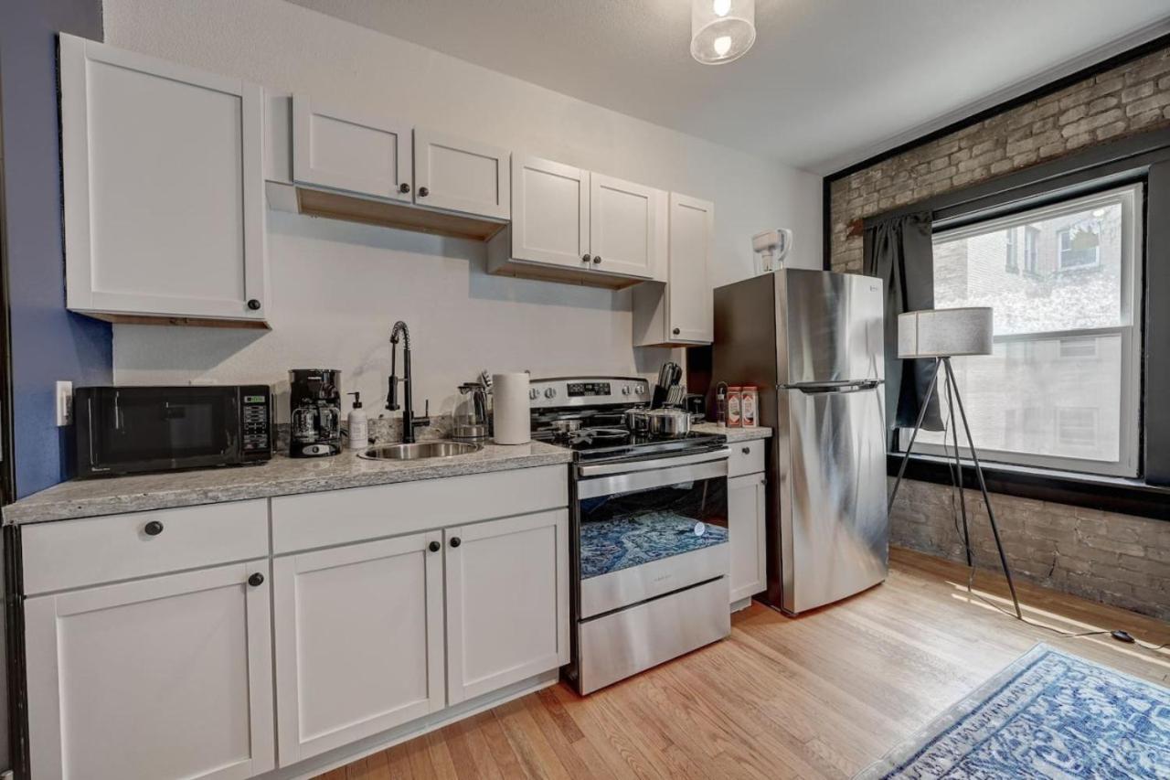 Amazing Mckinley - Brady St Lowr East * Milwaukee