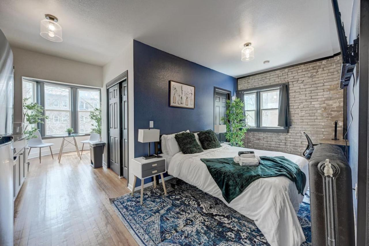 Remodel Cozy Mckinley - Brady St Least Apartment Milwaukee