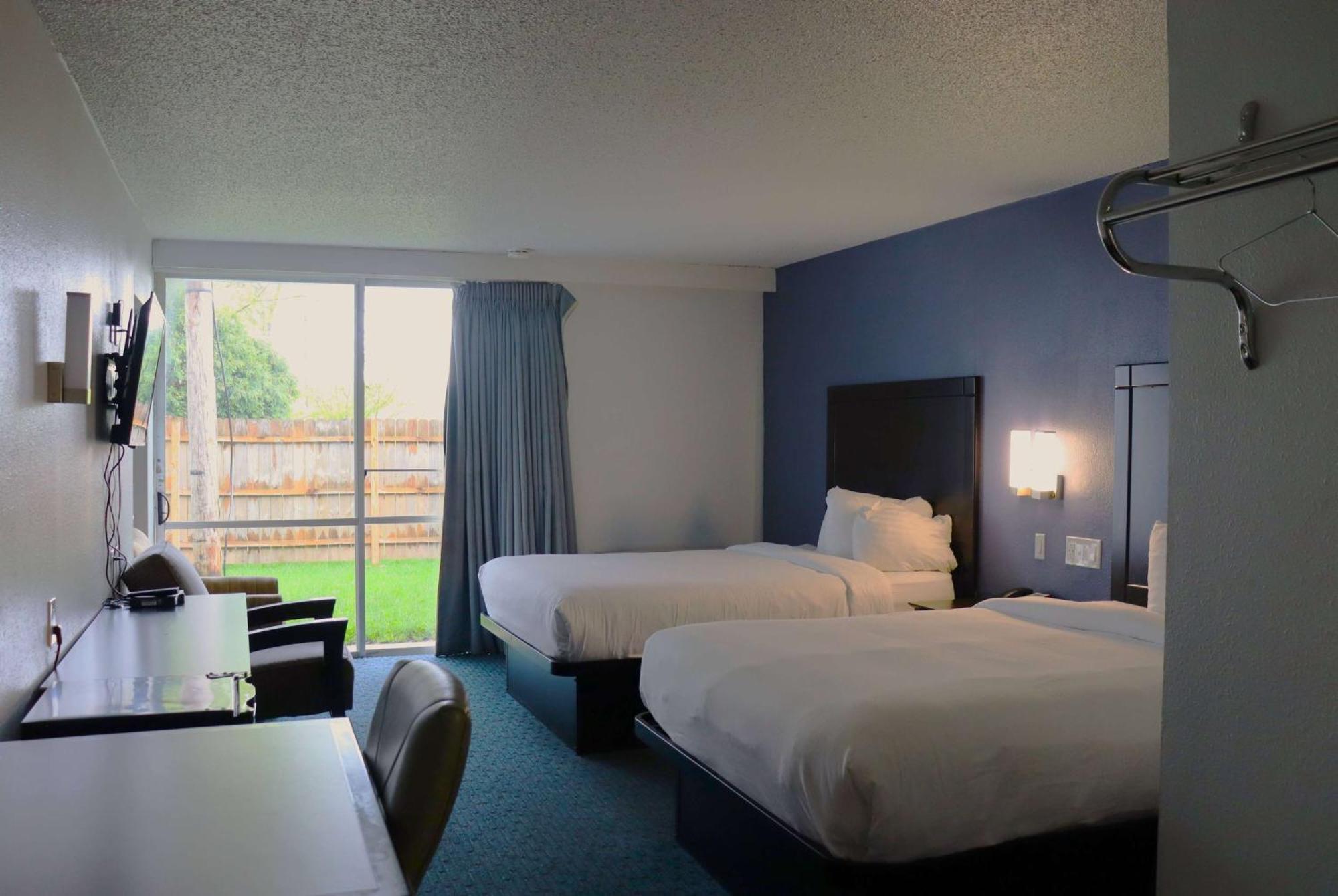 Travelodge By Wyndham Hotel 2*