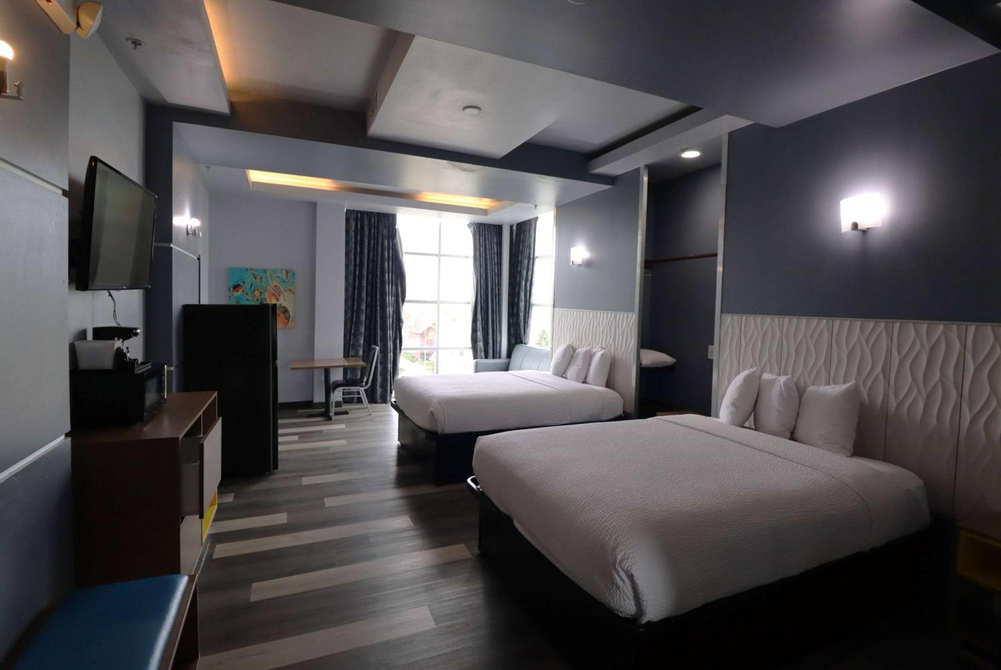 Days & By Wyndham Hotel 2*