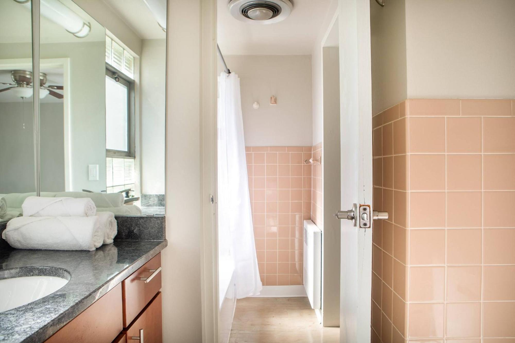 Flexhome East Side 2br C1 - Near Brady St With View Milwaukee