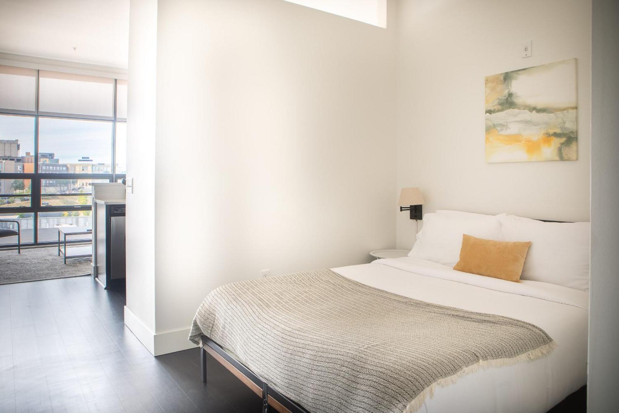 Flexhome Skywalk To Fiserv U8 With Rooftop, Gym, And Parking Apartment