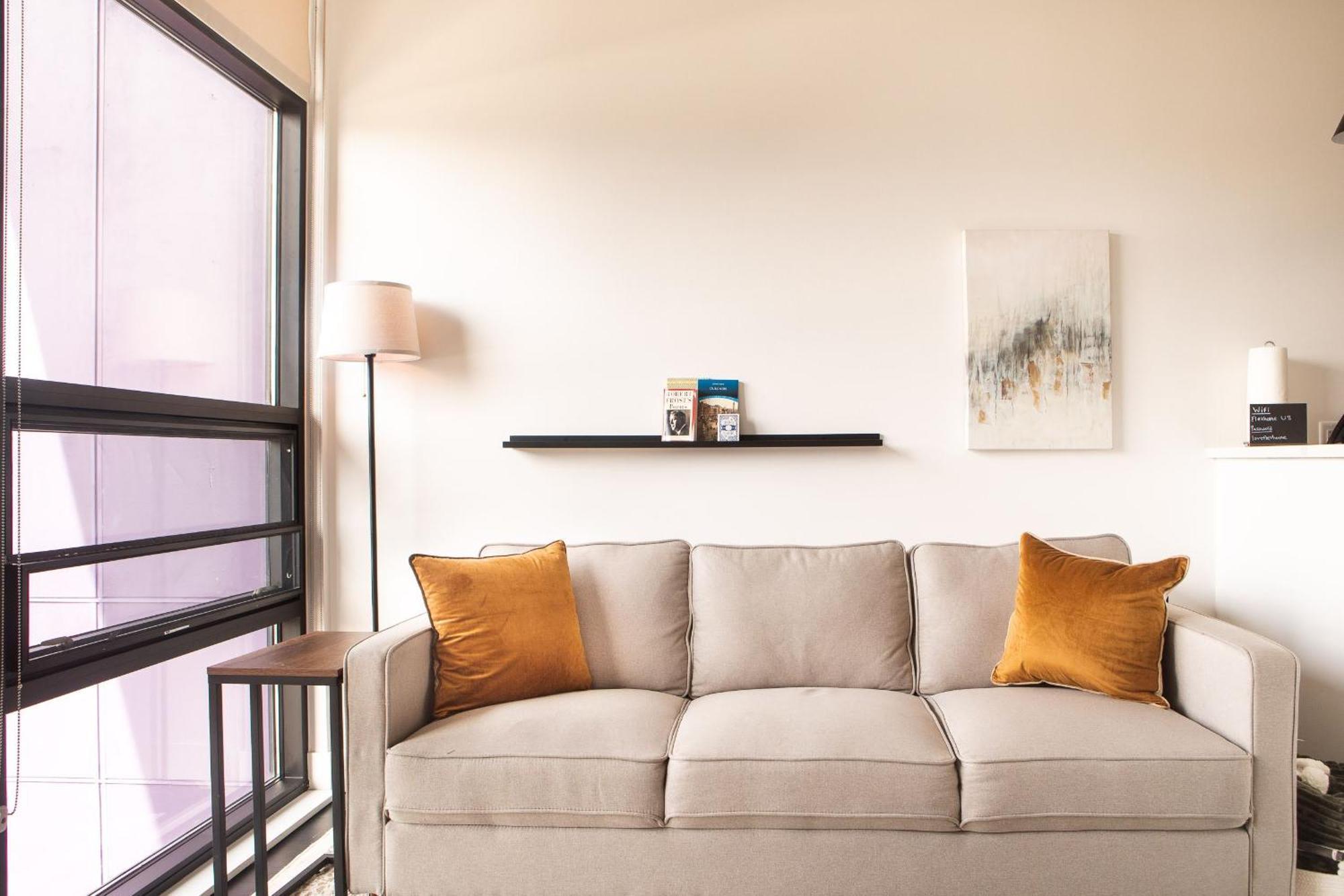 Flexhome Skywalk To Fiserv U8 With Rooftop, Gym, And Parking Apartment Milwaukee