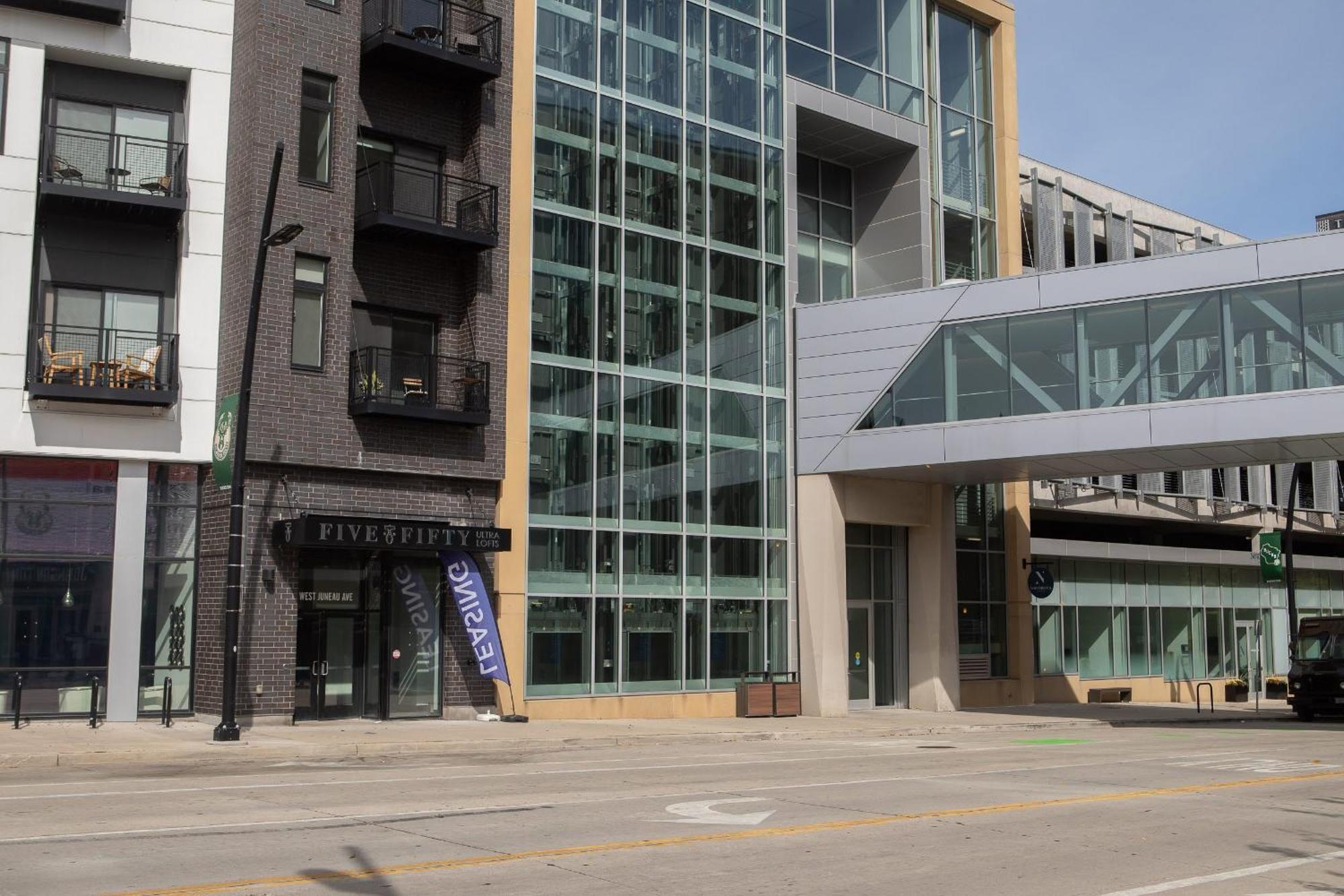 Flexhome Skywalk To Fiserv U8 With Rooftop, Gym, And Parking *