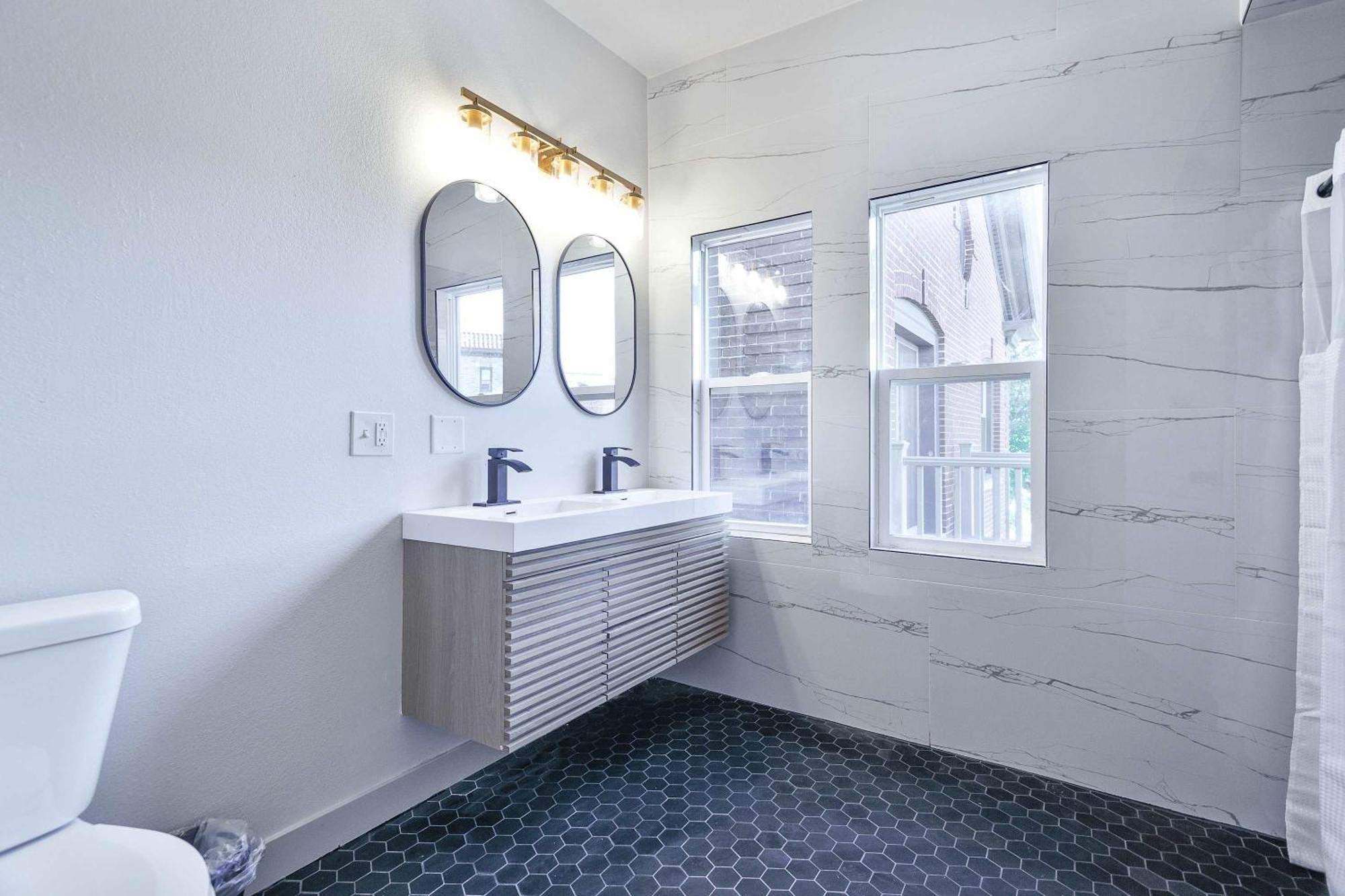 Timeless Beautiful Walking Distance To Downtown Milwaukee