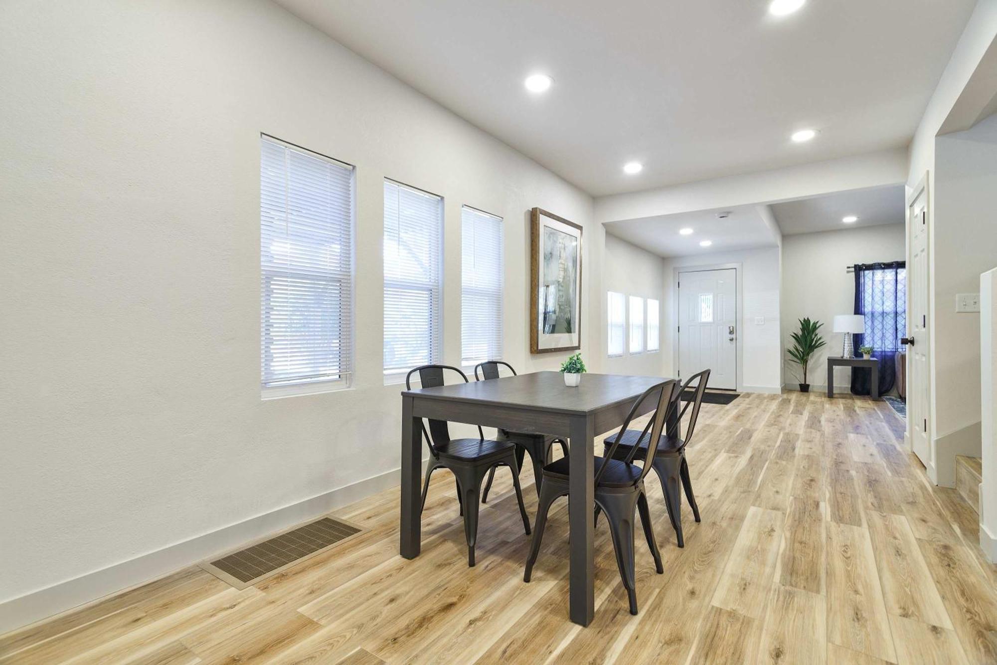 Timeless Beautiful Walking Distance To Downtown