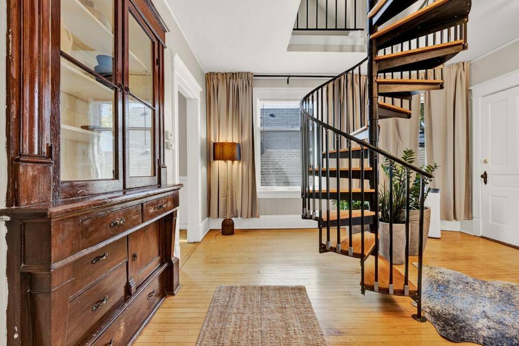 Holiday home New! Fun & Style Eastside Mke Day Townhouse