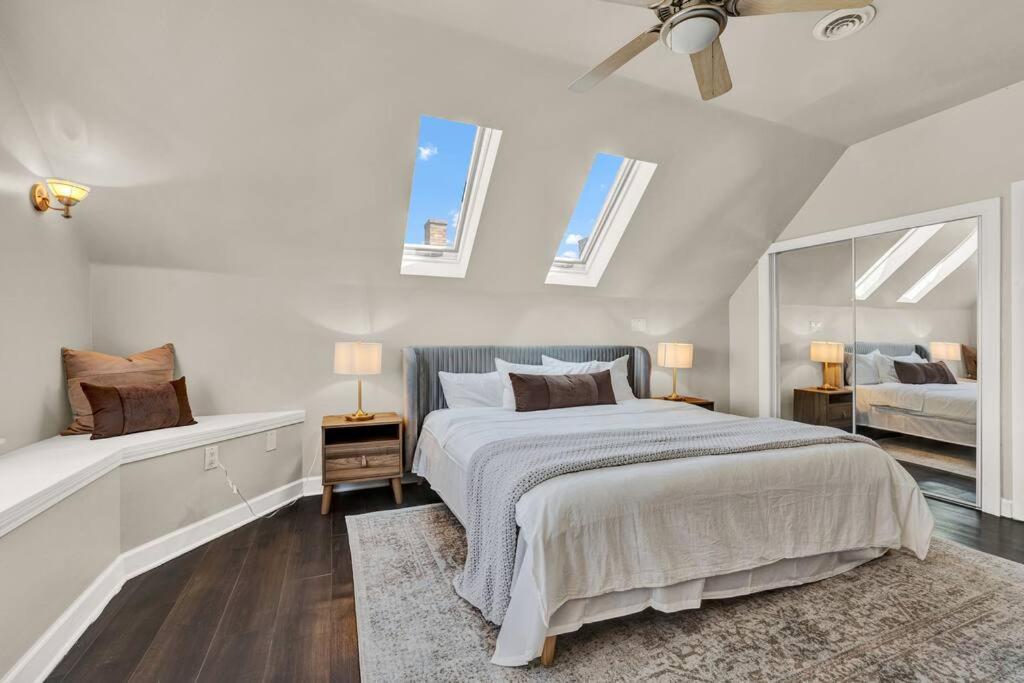 New! Fun & Style Eastside Mke Day Townhouse Milwaukee