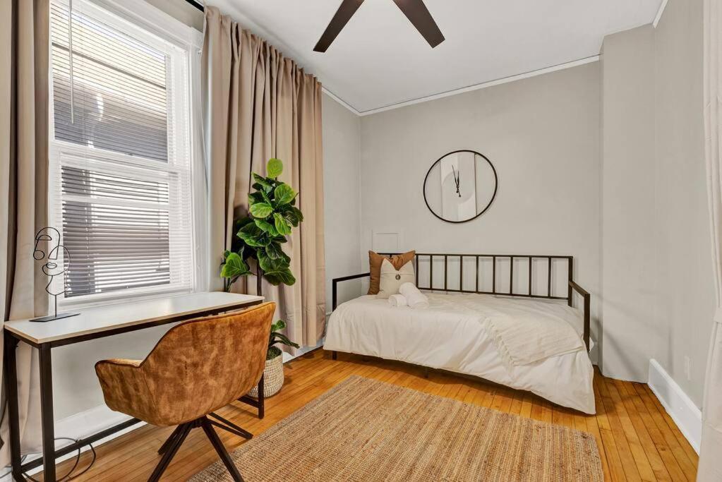 Holiday home New! Fun & Style Eastside Mke Day Townhouse Milwaukee