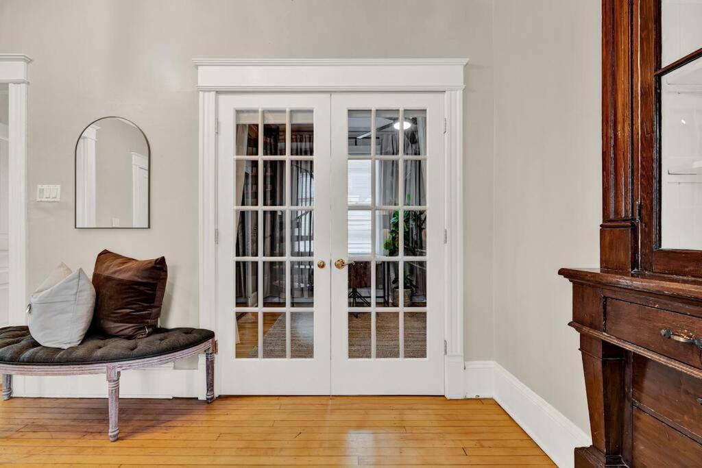 New! Fun & Style Eastside Mke Day Townhouse Milwaukee
