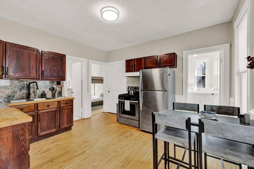 New! Fun & Style Eastside Mke Day Townhouse *