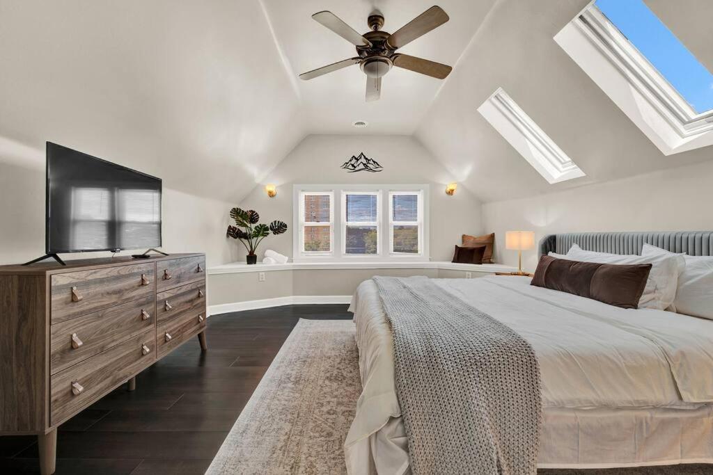 New! Fun & Style Eastside Mke Day Townhouse *