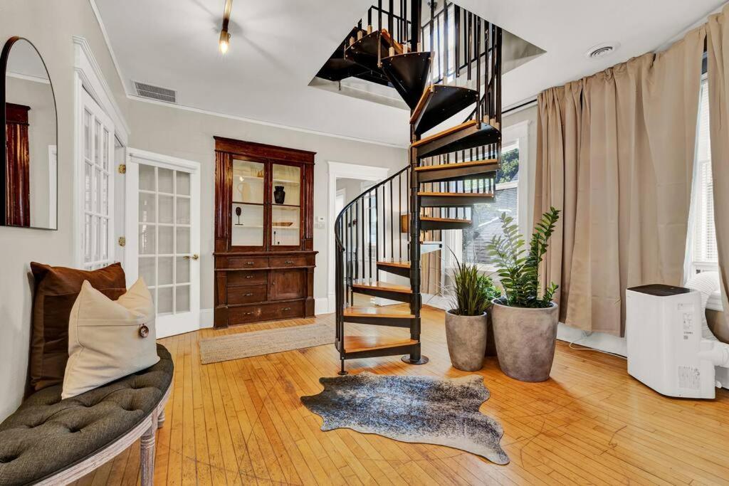 Holiday home New! Fun & Style Eastside Mke Day Townhouse Milwaukee
