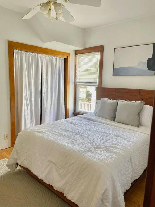 Charming Spacious Duplex! Apartment *