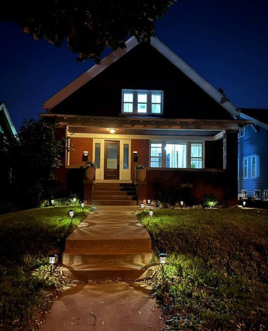 Apartment Charming Spacious Duplex! Milwaukee