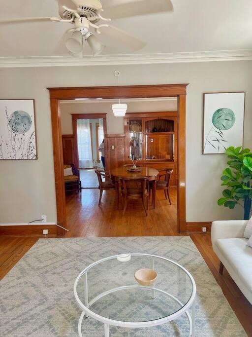 Charming Spacious Duplex! Milwaukee